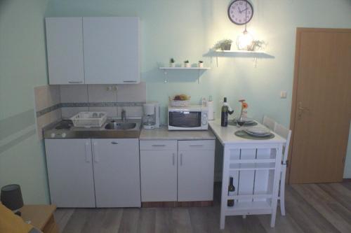 Family-friendly apartments with swimming pool Novi Vinodolski - 22488