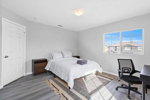 Cama o camas de una habitación en A 5-Bedroom Home in Victorville