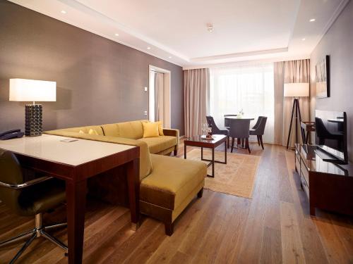 Μια τηλεόραση ή/και κέντρο ψυχαγωγίας στο Crowne Plaza Bucharest by IHG