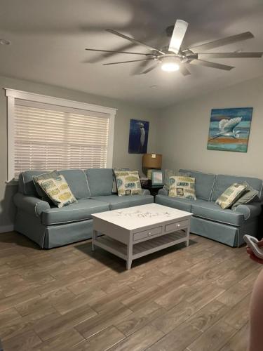 Χώρος καθιστικού στο Hidden Treasures - RV friendly