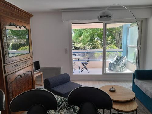 Appartement T2 à Arcachon - Proche du Casino, Centre-ville, Plage d'Eyrac, Parking et Balcon