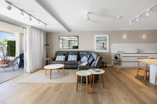 Χώρος καθιστικού στο Las Rias, Riverside Luxury Bliss