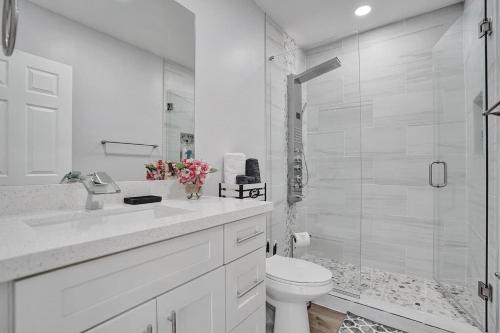 Ένα μπάνιο στο The Back Wave Luxury Home