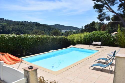 Gallery image of élégante villa avec piscine privée près de cassis in Carnoux