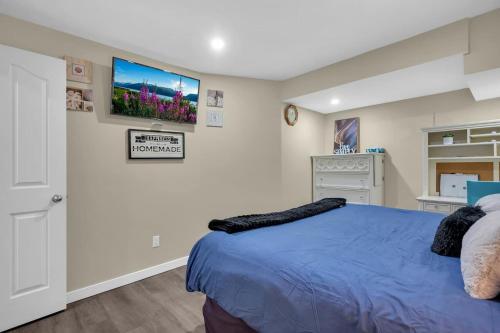 Ένα ή περισσότερα κρεβάτια σε δωμάτιο στο 240 Spacious Modern Home W Ac