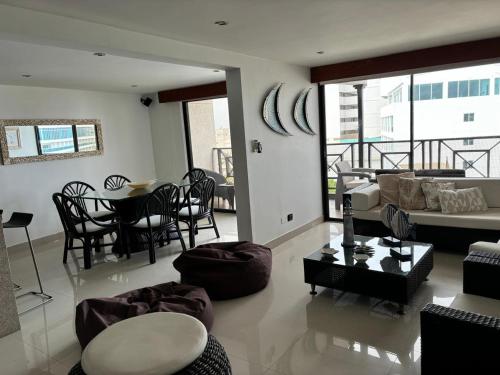 Hansa Reef - Espectacular Penthouse en San Andrésにあるシーティングエリア