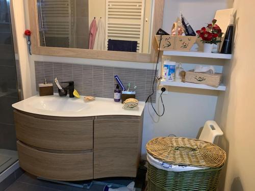 Photo de la galerie de l'établissement Élégant et paisible confort et détente assurés, à Le Chesnay