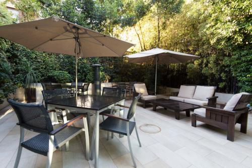 Сад в Holiday Inn Express Santiago Las Condes by IHG