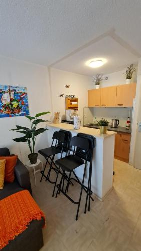 Photo de la galerie de l'établissement Caraïbes 101 luxe appartement in Cap d'Agde, au Cap d'Agde