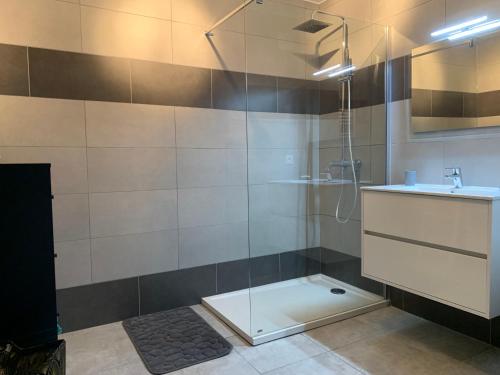 Bilik mandi di Appartement T3 de standing, vue mer - Porticcio