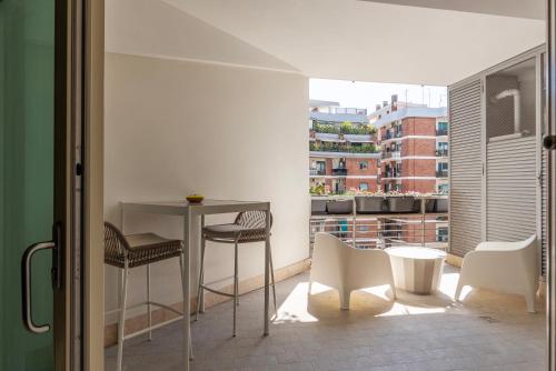 GuestHost - Porta Portese Modern Terrace Apartment