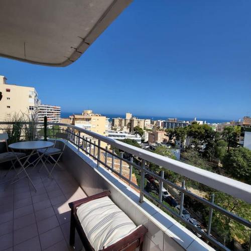 Flat with terrace and sea views in Torremolinos - Miró