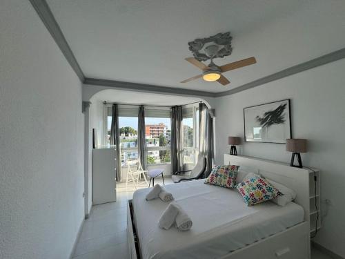 Flat with terrace and sea views in Torremolinos - Miró