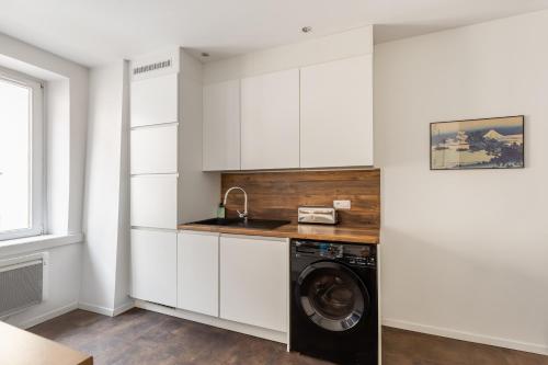 Travel Homes - The Rokst: Rare, Central and Modern