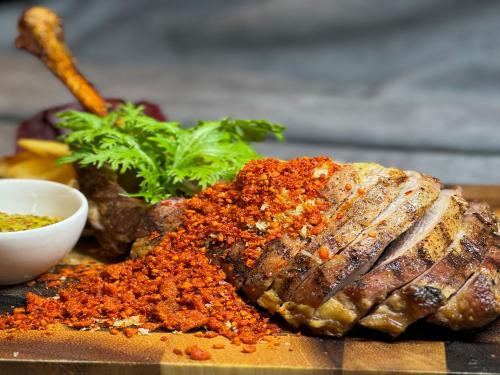 Makanan di atau berdekatan hotel