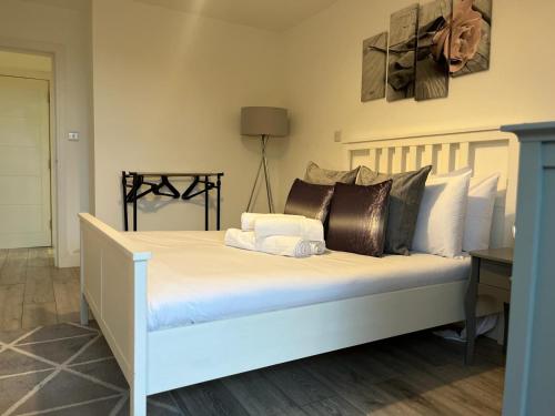 Ein Bett oder Betten in einem Zimmer der Unterkunft Stunning & Modern 1 Bedroom Apartment - Sleeps 4