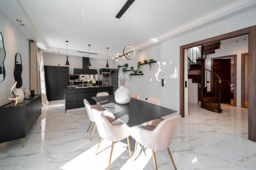 REF 1466 - Penthouse for rent