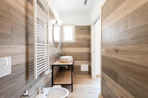 Ванная комната в La Perla del Mare Rooms