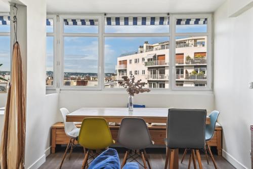 Photo de la galerie de l'établissement Atypique appartement avec vue sur la Tour Eiffel by Weekome, à Paris