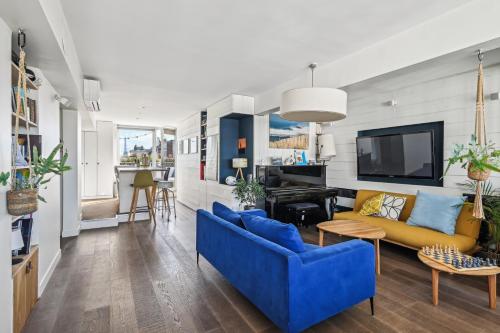 Photo de la galerie de l'établissement Atypique appartement avec vue sur la Tour Eiffel by Weekome, à Paris