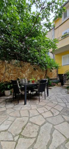 Το κτήριο όπου στεγάζεται  ο ξενώνας