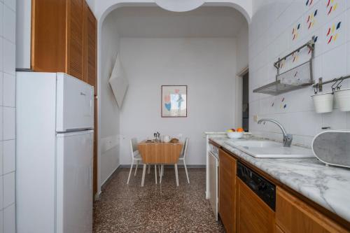 Vatican Zen House - Cale 05