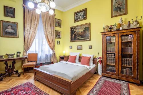 Ultra Central Location