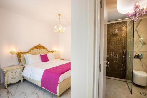 Ένα μπάνιο στο La Scala Luxury Villa Marinela