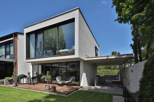Κήπος έξω από το Moderne Studio-Wohnung - Lichtblick