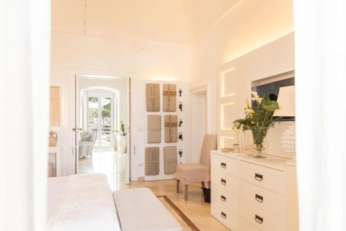 Ένα μπάνιο στο La Villa by Masseria San Nicola Savelletri