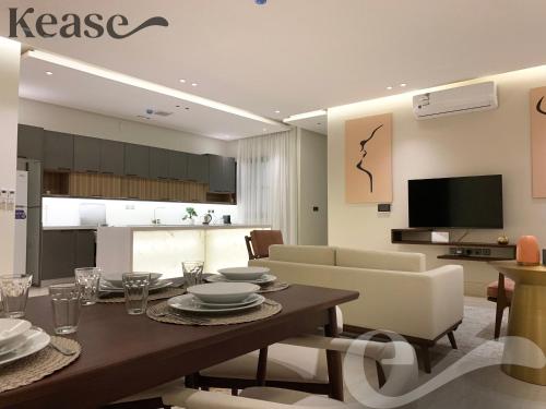 Kease Mughrizat - Royal touch