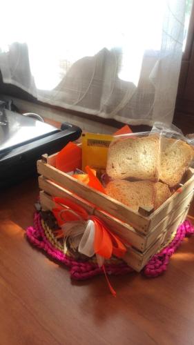 Makanan di atau berdekatan apartmen