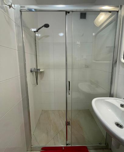 Ein Badezimmer in der Unterkunft Damroka