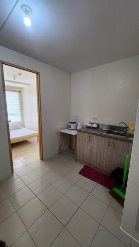 Køkken eller tekøkken på URBAN DECA Homes SM EAST Pasig