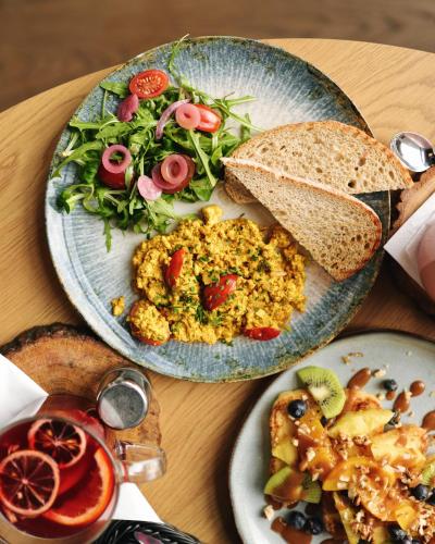 Mad på lejlighedshotellet eller i nærheden