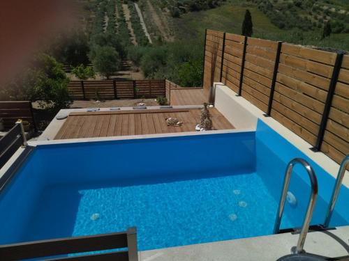 Bazén v ubytování Kamara village house with private pool nebo v jeho okolí