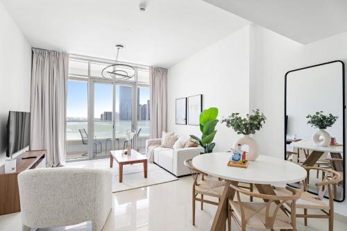 Silkhaus Vacation Homes Mid Floor 1BDR Near Reem Mall