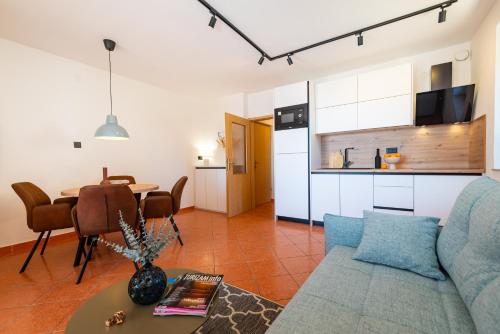 Gallery image of Apartments Villa SanMarino in Pakoštane