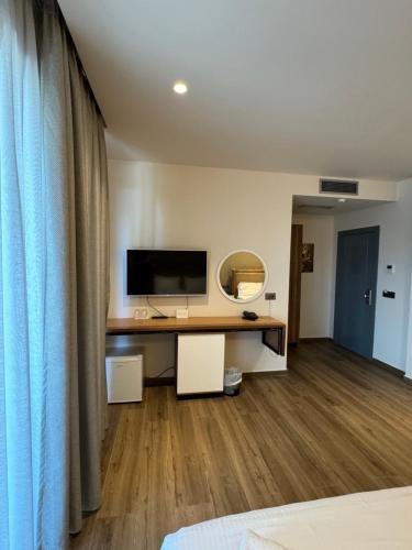 Μια τηλεόραση ή/και κέντρο ψυχαγωγίας στο Hotel Utopia