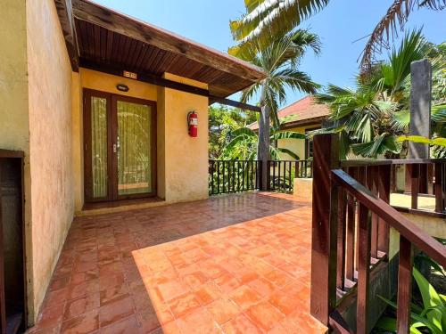Balkón nebo terasa v ubytování Baan Bali Beach Resort Pranburi
