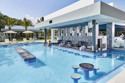 Swimmingpoolen hos eller tæt på Riu Tequila - All Inclusive