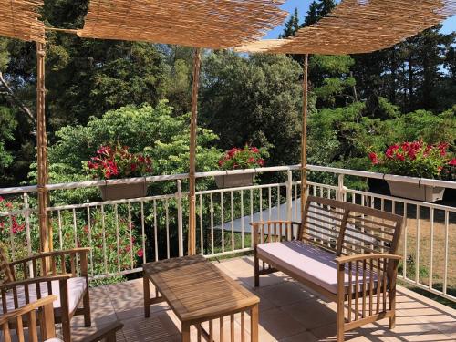 Foto dalla galleria di Le Nid des Corbières a Bizanet