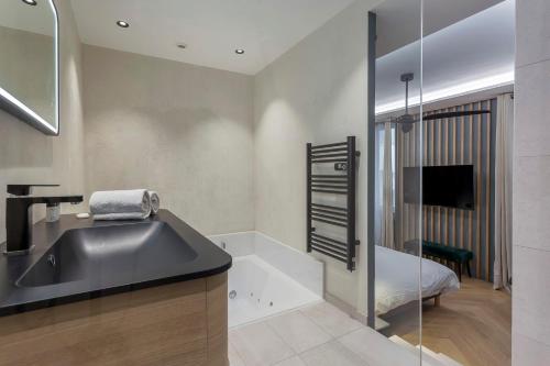 Love Room Balneo Sauna Pierre Corneille ! photo 19