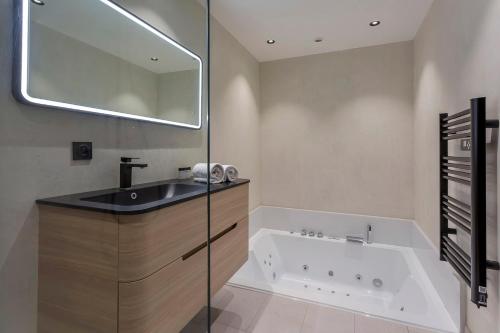 Love Room Balneo Sauna Pierre Corneille ! photo 28