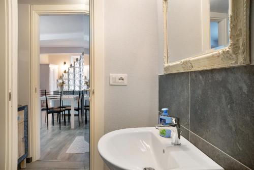 Vonios kambarys apgyvendinimo įstaigoje Lori's Inn 2 Appartamenti Mondovì
