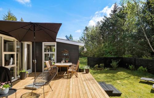 Κήπος έξω από το Cozy Home In Hals With Wifi