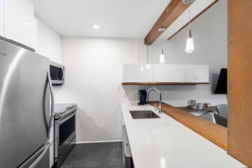 Η κουζίνα ή μικρή κουζίνα στο Country Chic Condo with Views of Mont-Tremblant