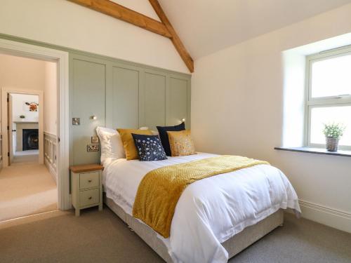 Katil atau katil-katil dalam bilik di Upper Hurst Farmhouse