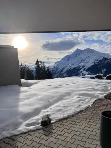 2 pièces 4-6 personnes rénové avec parking couvert, 100m des pistes