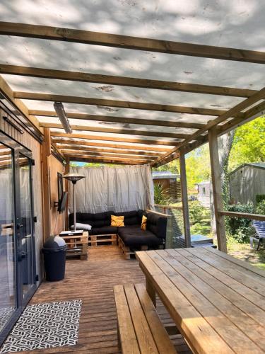 Photo de la galerie de l'établissement Mobilhome Camping Biscarrosse 5 étoiles bord du lac, à Biscarrosse